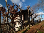 Da Valpiana di Serina breve, ma appagante salita al MONTE CASTELLO (1474 m.) il giorno di Pasqua, 8 aprile 2012 - FOTOGALLERY